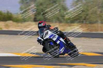 media/Oct-09-2022-SoCal Trackdays (Sun) [[95640aeeb6]]/Turn 3 (930am)/
